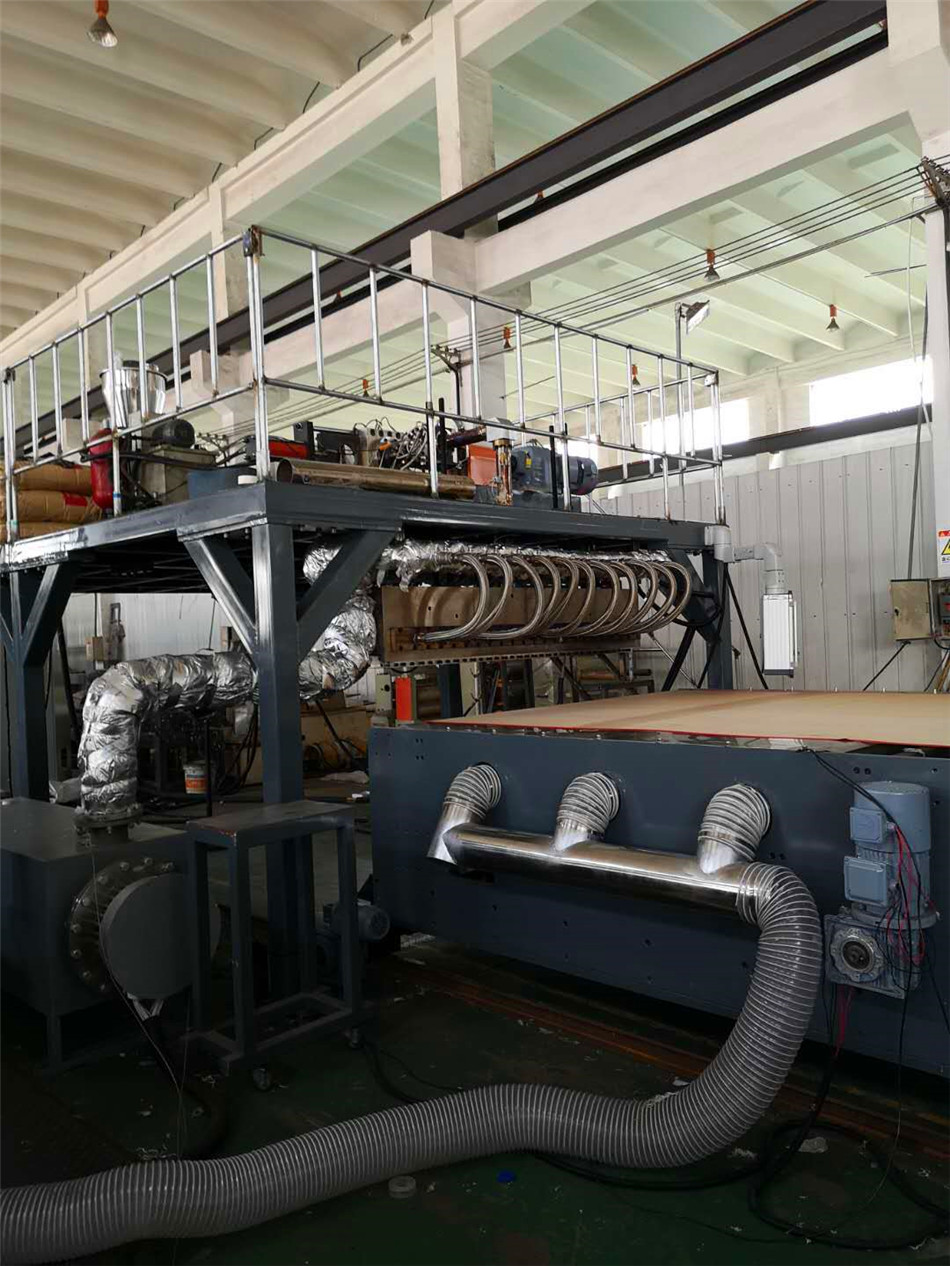 1600mm熔噴布生產(chǎn)線現(xiàn)貨_玖德隆機械有限公司