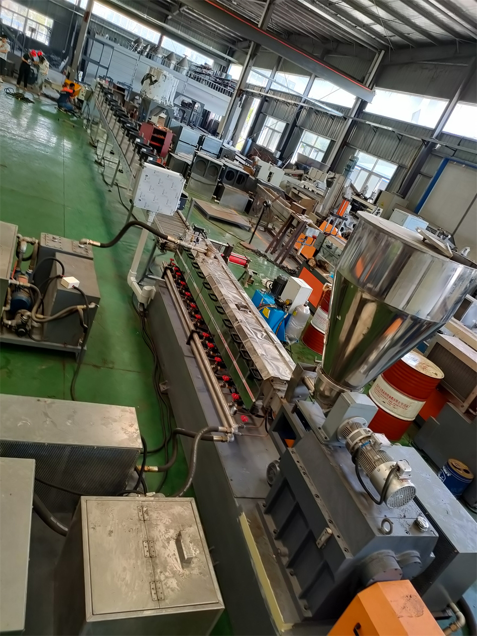 吹膜級降解母粒造粒機_吹膜級降解母粒造粒機_玖德隆